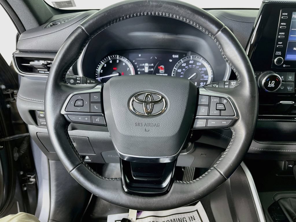 Used 2021 Toyota Highlander XSE AWD/4WD image 14