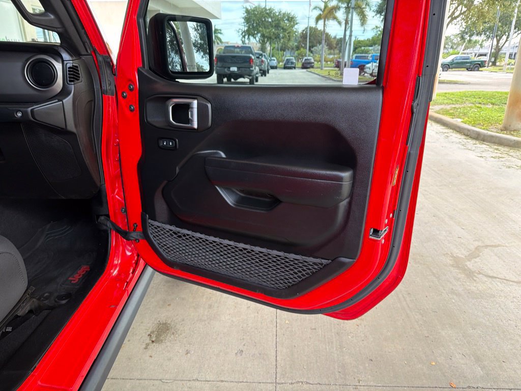 Used 2021 Jeep Gladiator Sport AWD/4WD image 27