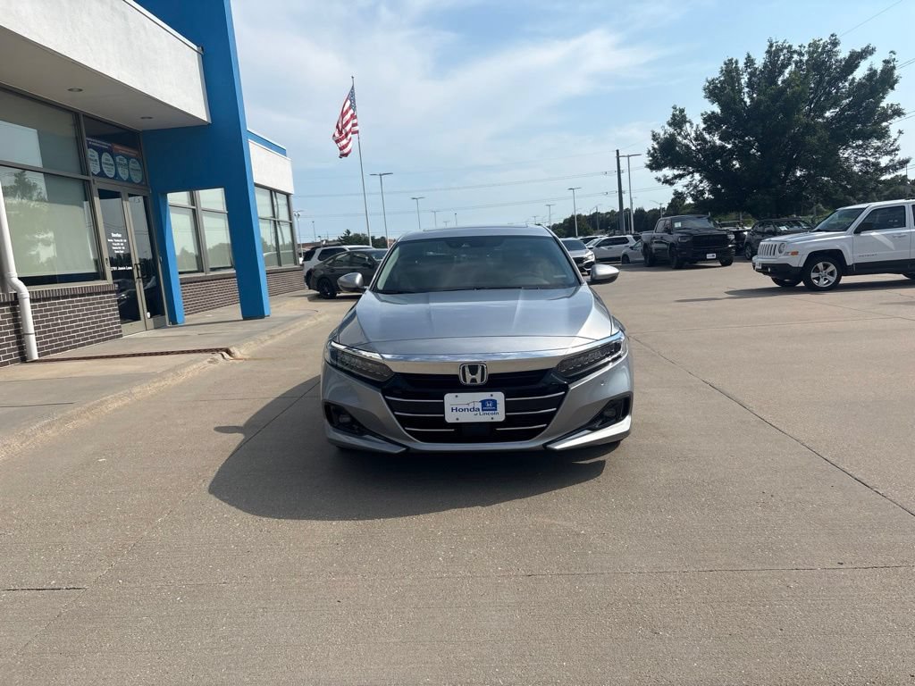 Used 2022 Honda Accord Touring image 2