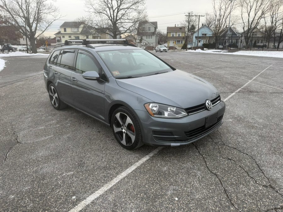 Used 2017 Volkswagen Golf S image 7