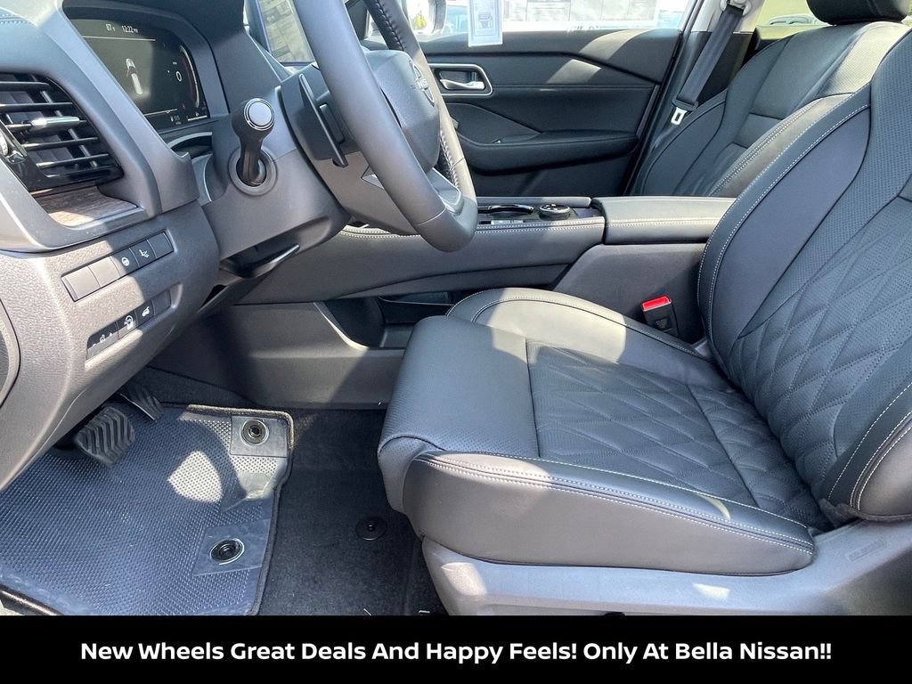 New 2026 Nissan Rogue Platinum AWD/4WD image 11