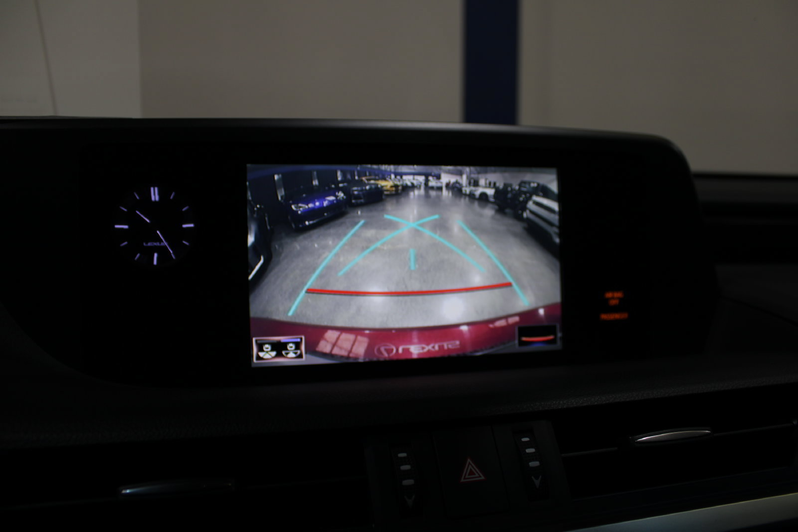 Used 2020 Lexus ES 300h w/ Premium Package FWD image 32