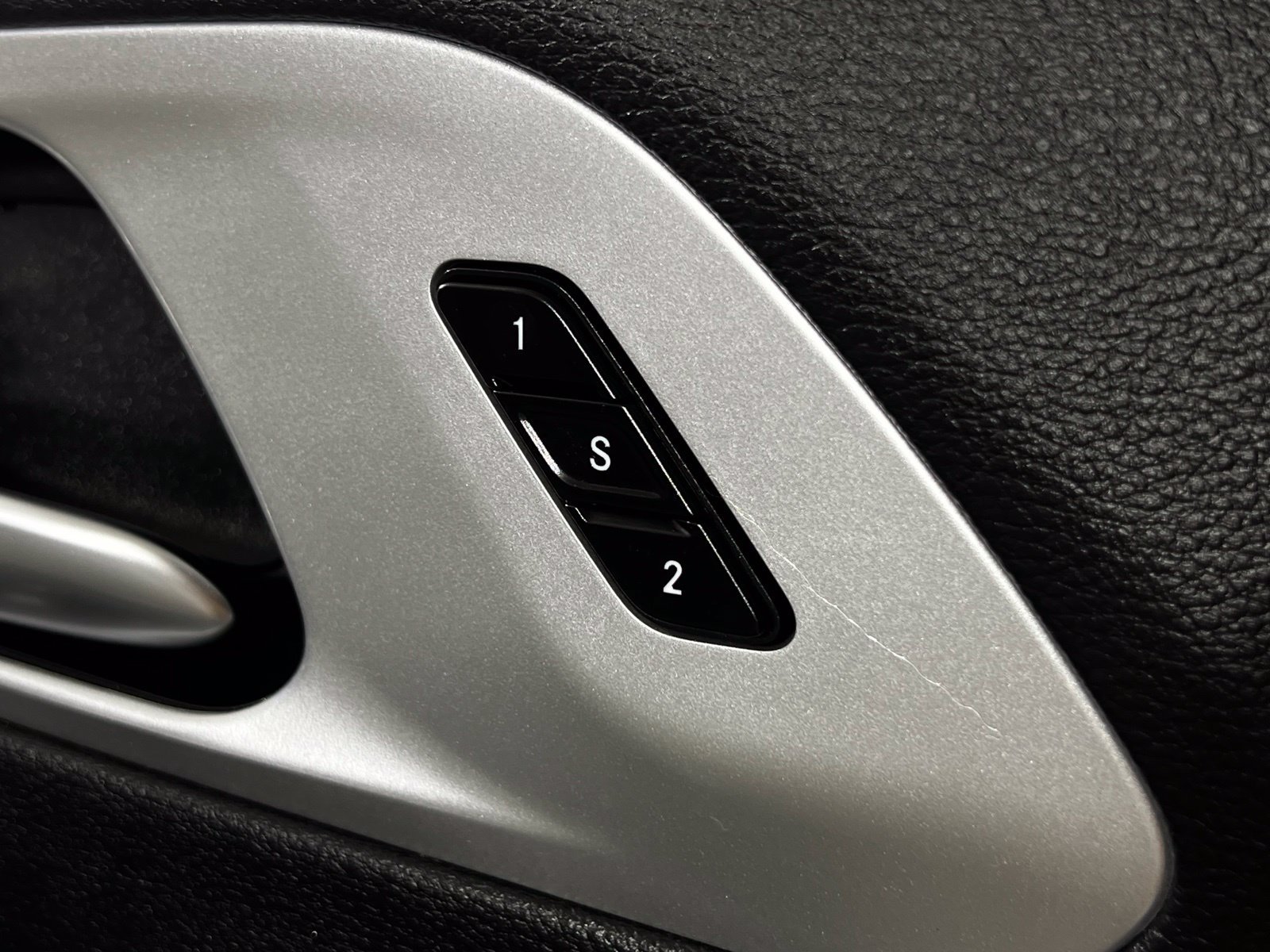 Used 2025 Chrysler Pacifica Limited FWD image 15