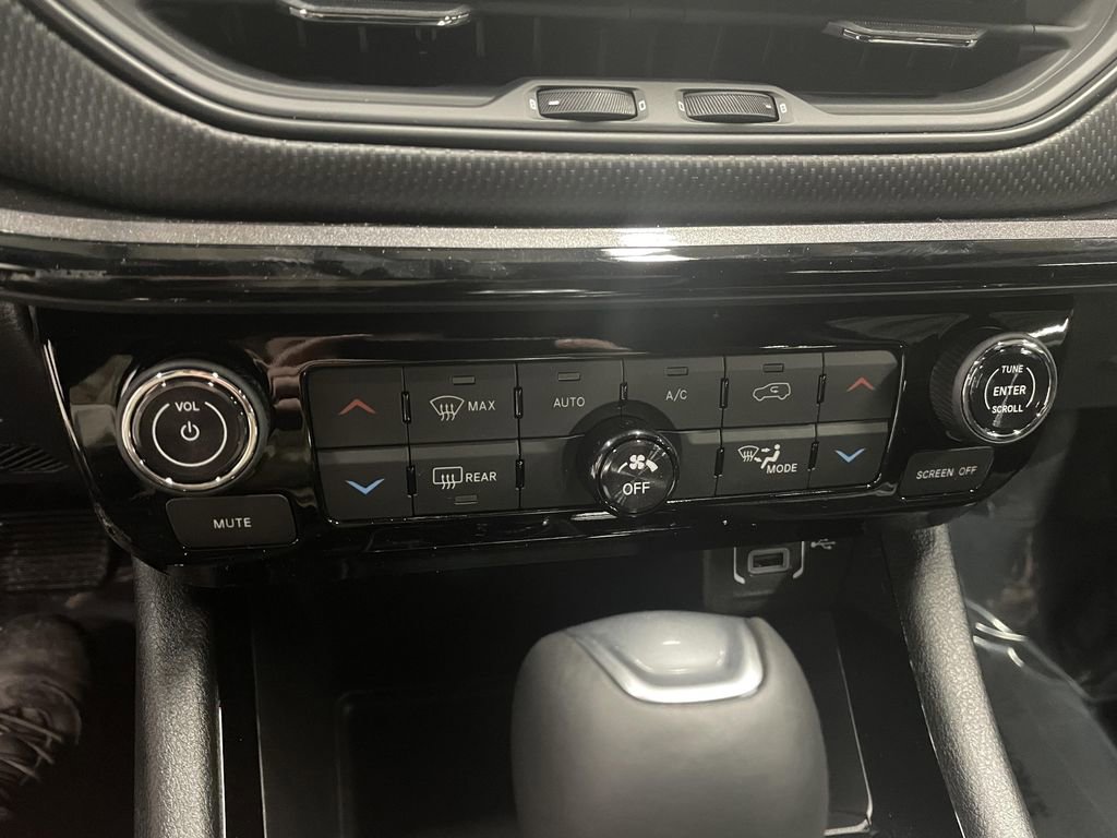 New 2026 Jeep Compass Limited image 16