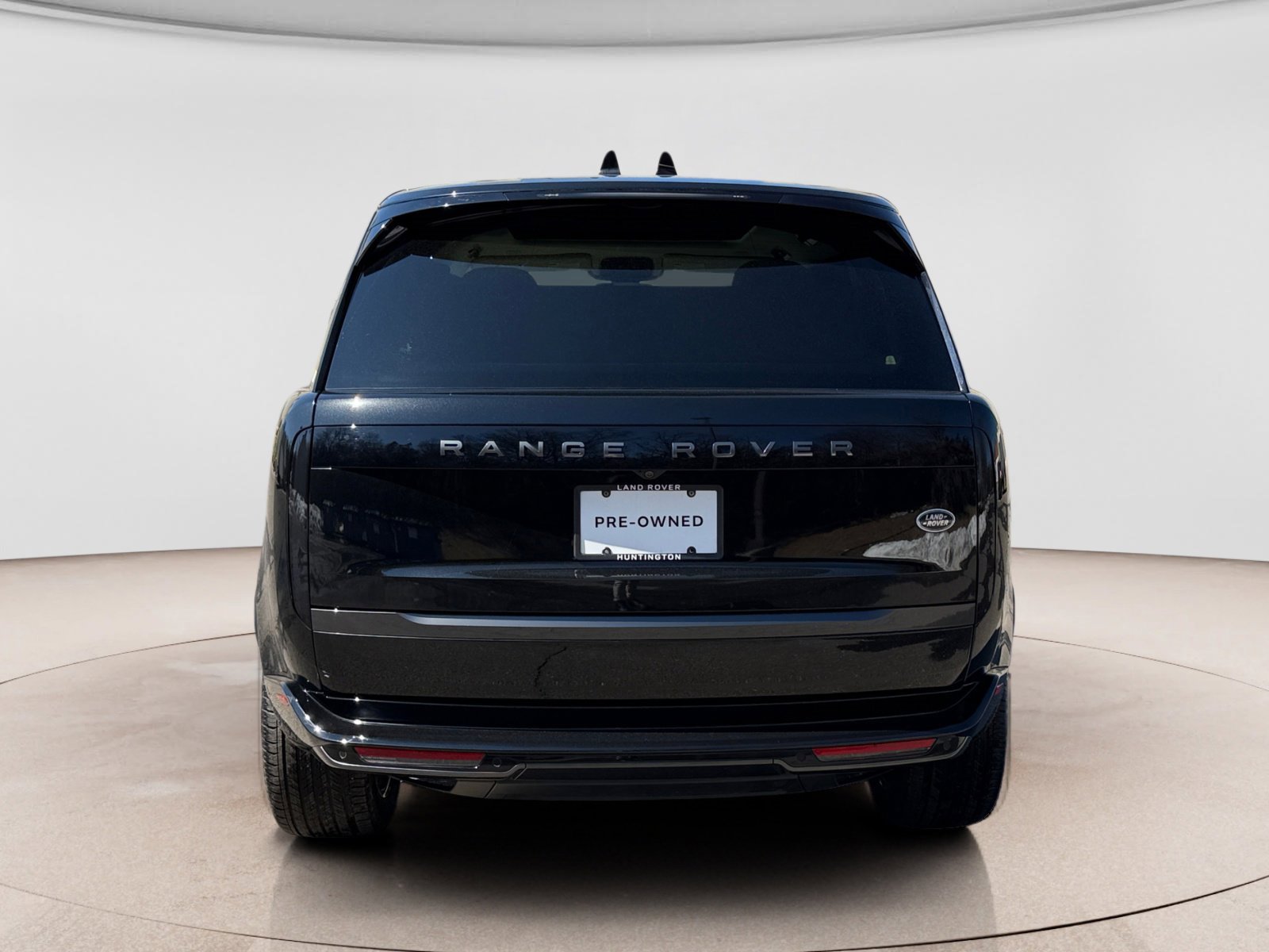 Used 2023 Land Rover Range Rover SE image 4