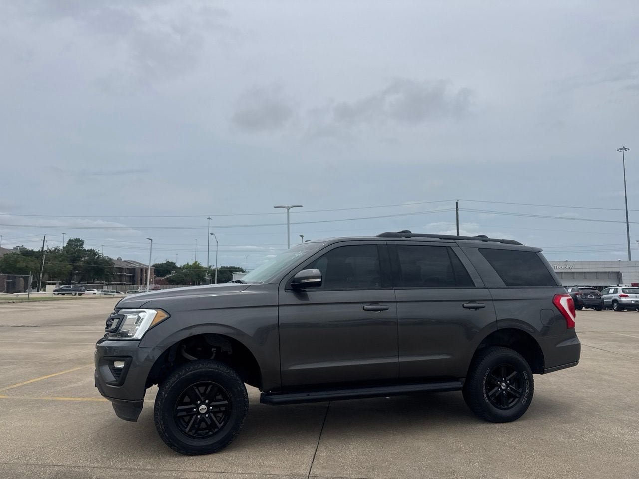 Used 2019 Ford Expedition XLT w/ Equipment Group 201A RWD image 12