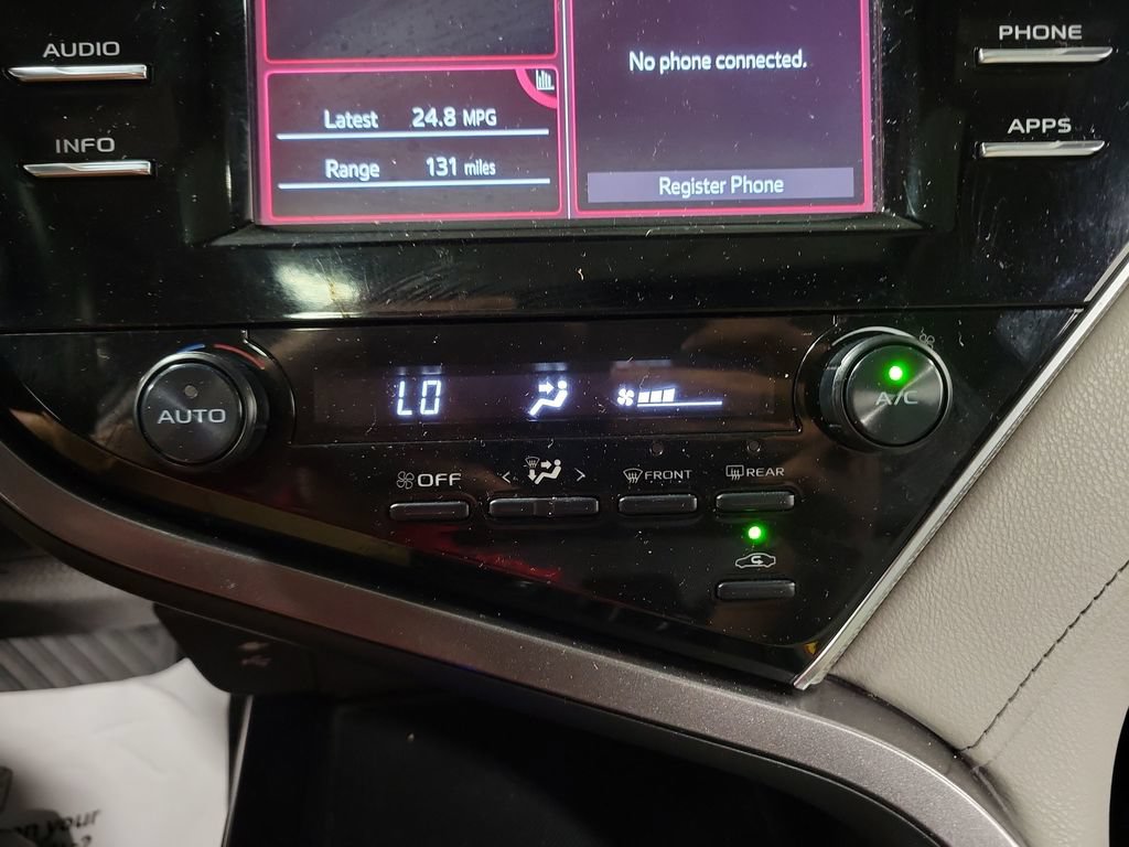 Used 2018 Toyota Camry SE w/ Moonroof Package FWD image 19