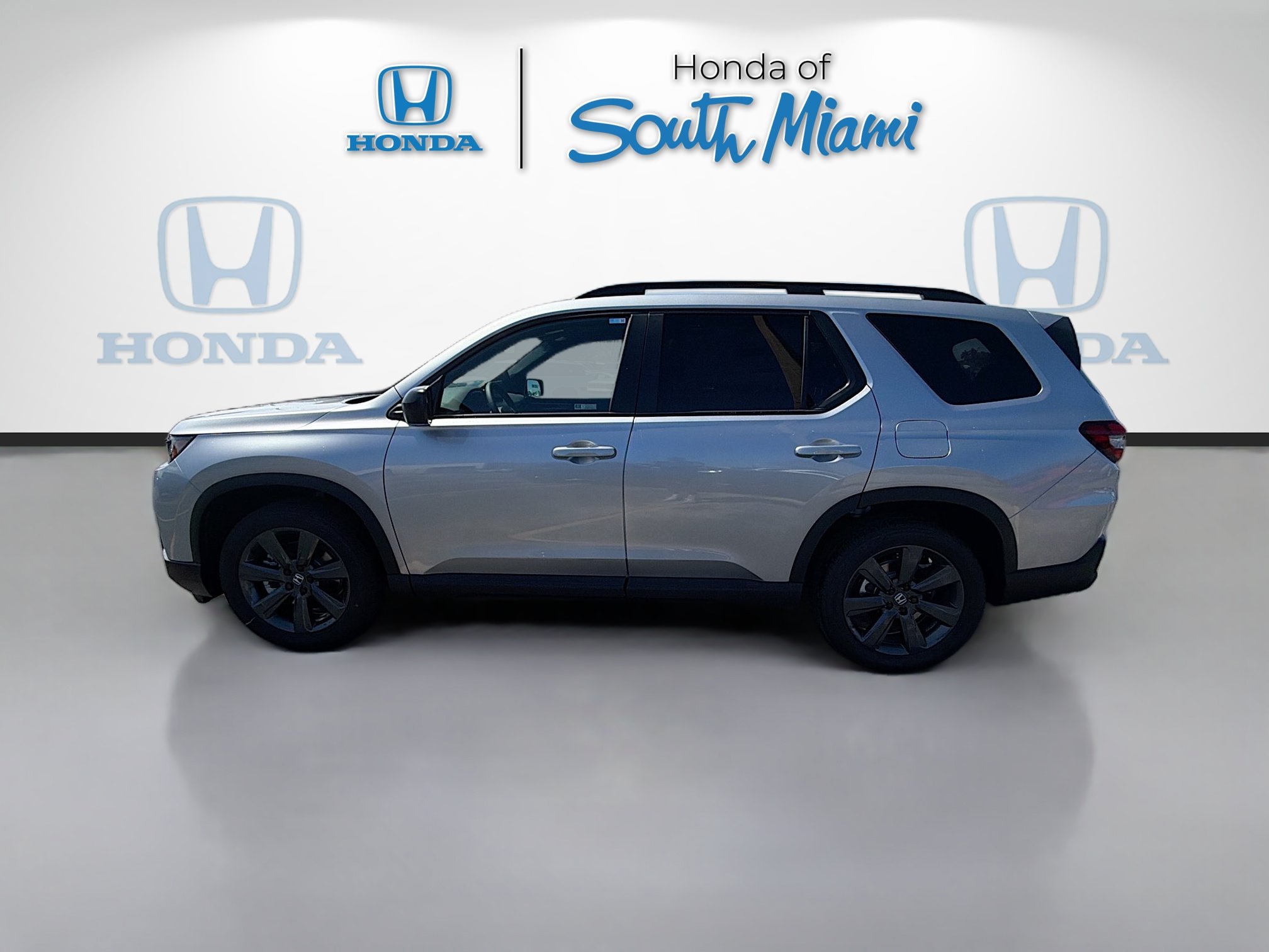 New 2026 Honda Pilot Sport image 4