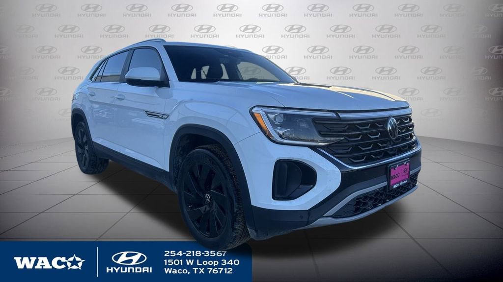 Used 2024 Volkswagen Atlas Cross Sport SE image 3