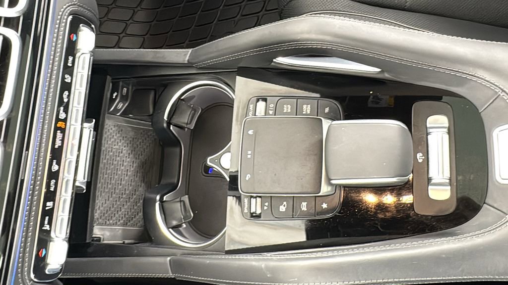 Used 2024 Mercedes-Benz GLS 580 4MATIC image 32