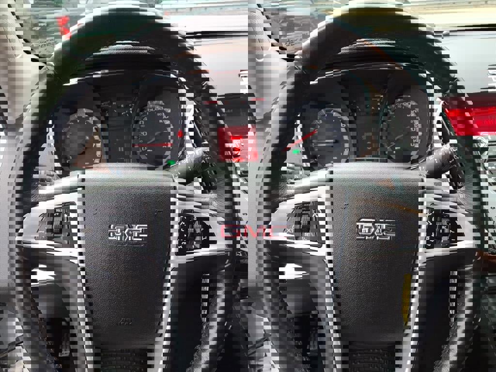 Used 2010 GMC Terrain SLT image 17