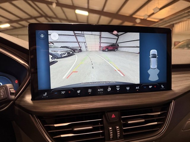 Used 2025 Ford Escape Platinum w/ Class II Trailer Tow Package image 19