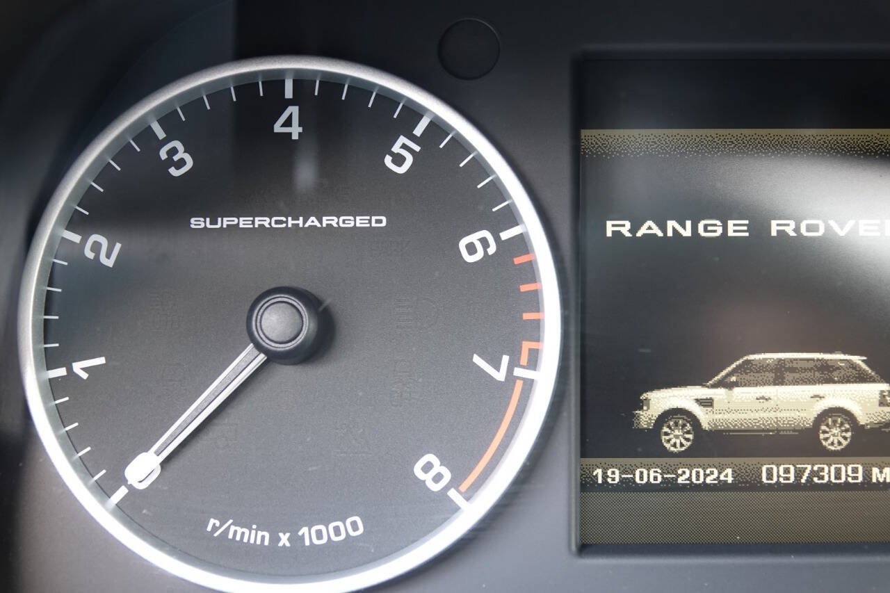 Used 2011 Land Rover Range Rover Sport Supercharged AWD/4WD image 42