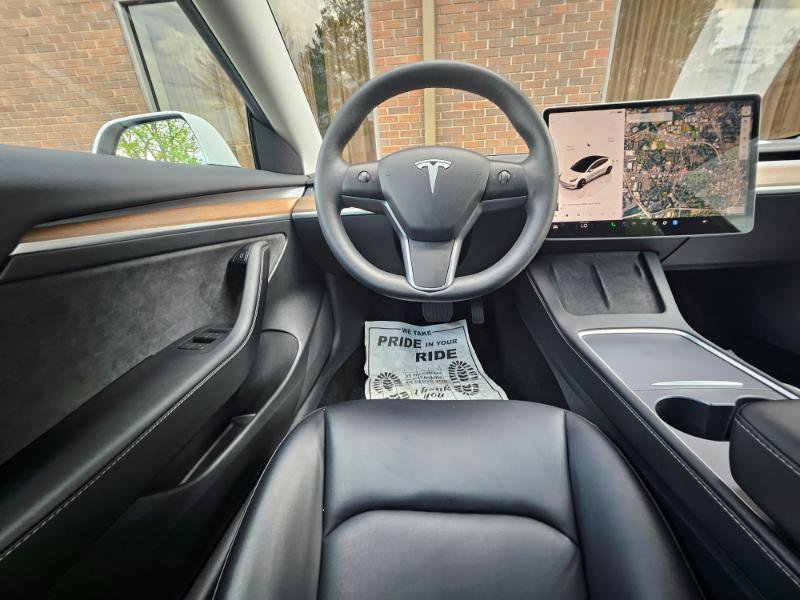 Used 2023 Tesla Model 3 Standard Range image 4