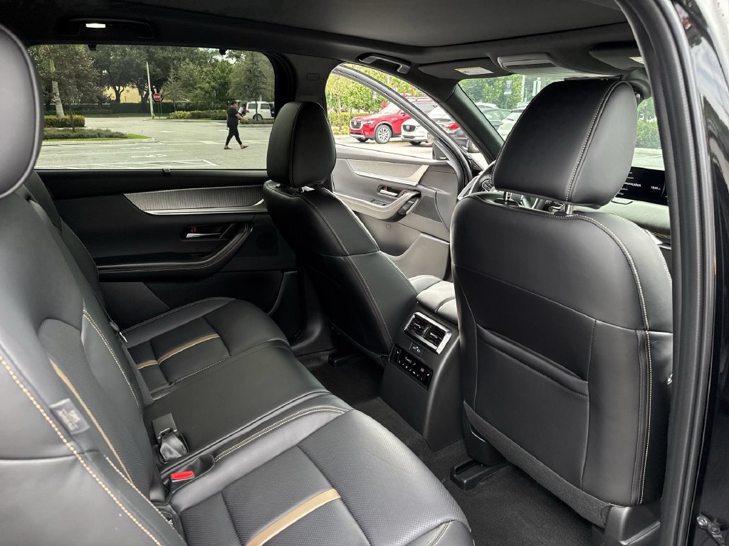 Certified 2025 MAZDA CX-70 Plug-In Hybrid w/ Premium Plus AWD/4WD image 33