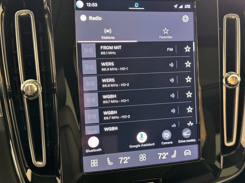 Certified 2025 Volvo XC40 B5 Plus AWD/4WD image 25