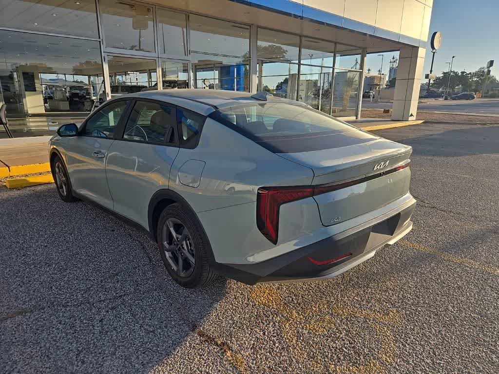 Used 2025 Kia K4 FWD image 4