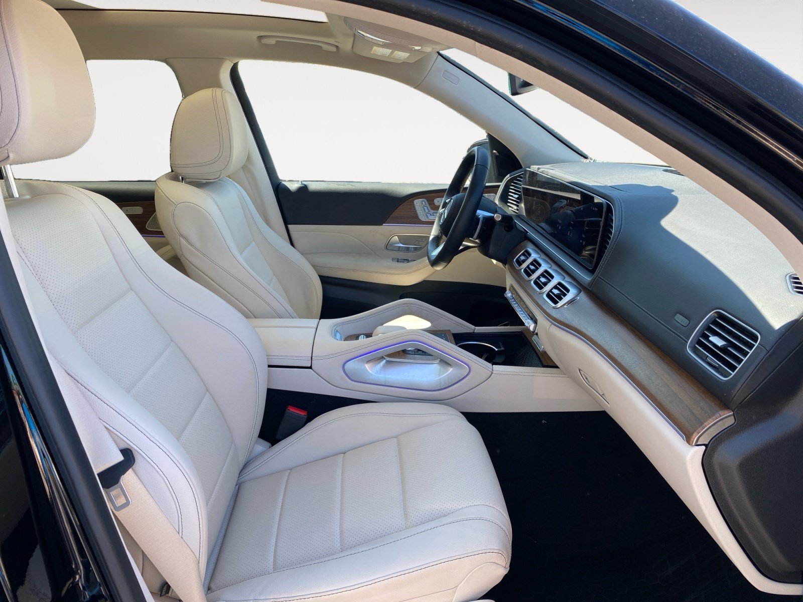 Used 2025 Mercedes-Benz GLS 450 4MATIC w/ AMG Line Exterior image 17