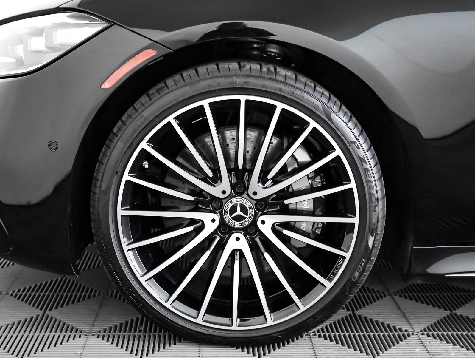 Certified 2024 Mercedes-Benz S 580 4MATIC Sedan image 6