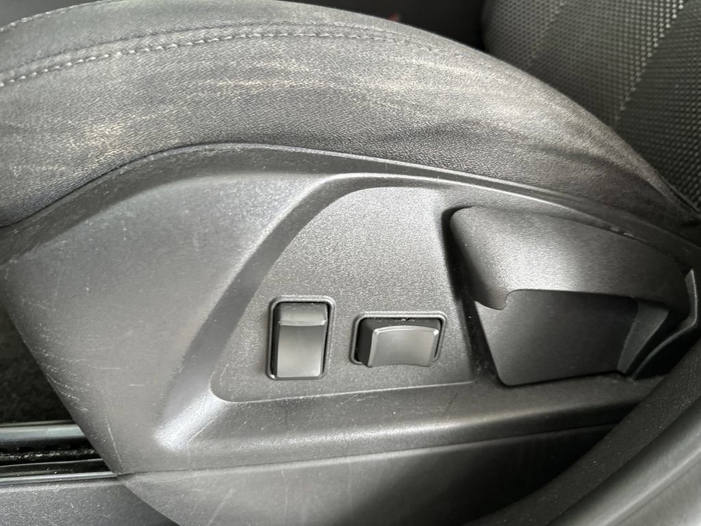 Used 2017 Chevrolet Equinox LT image 14