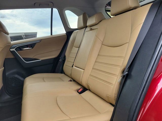 Used 2023 Toyota RAV4 XLE Premium image 20