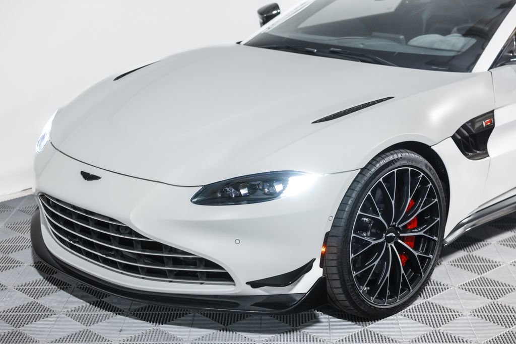 Used 2023 Aston Martin V8 Vantage Coupe RWD image 21