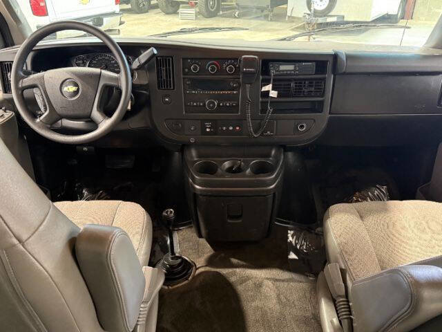 Used 2018 Chevrolet Express 3500 LT w/ LT Preferred Equipment Group RWD image 16