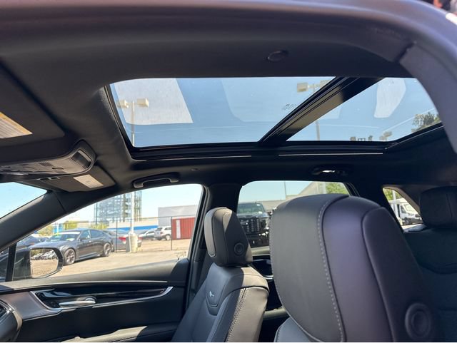 New 2026 Cadillac XT5 Premium Luxury w/ Driver Assist Package FWD image 24