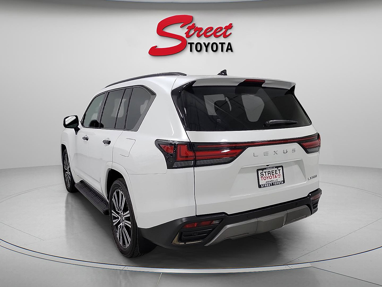 Used 2024 Lexus LX 600 4WD w/ Appearance Package image 2