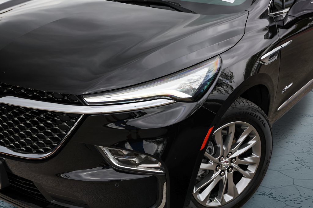 Used 2023 Buick Enclave Avenir w/ Avenir Technology Package FWD image 2