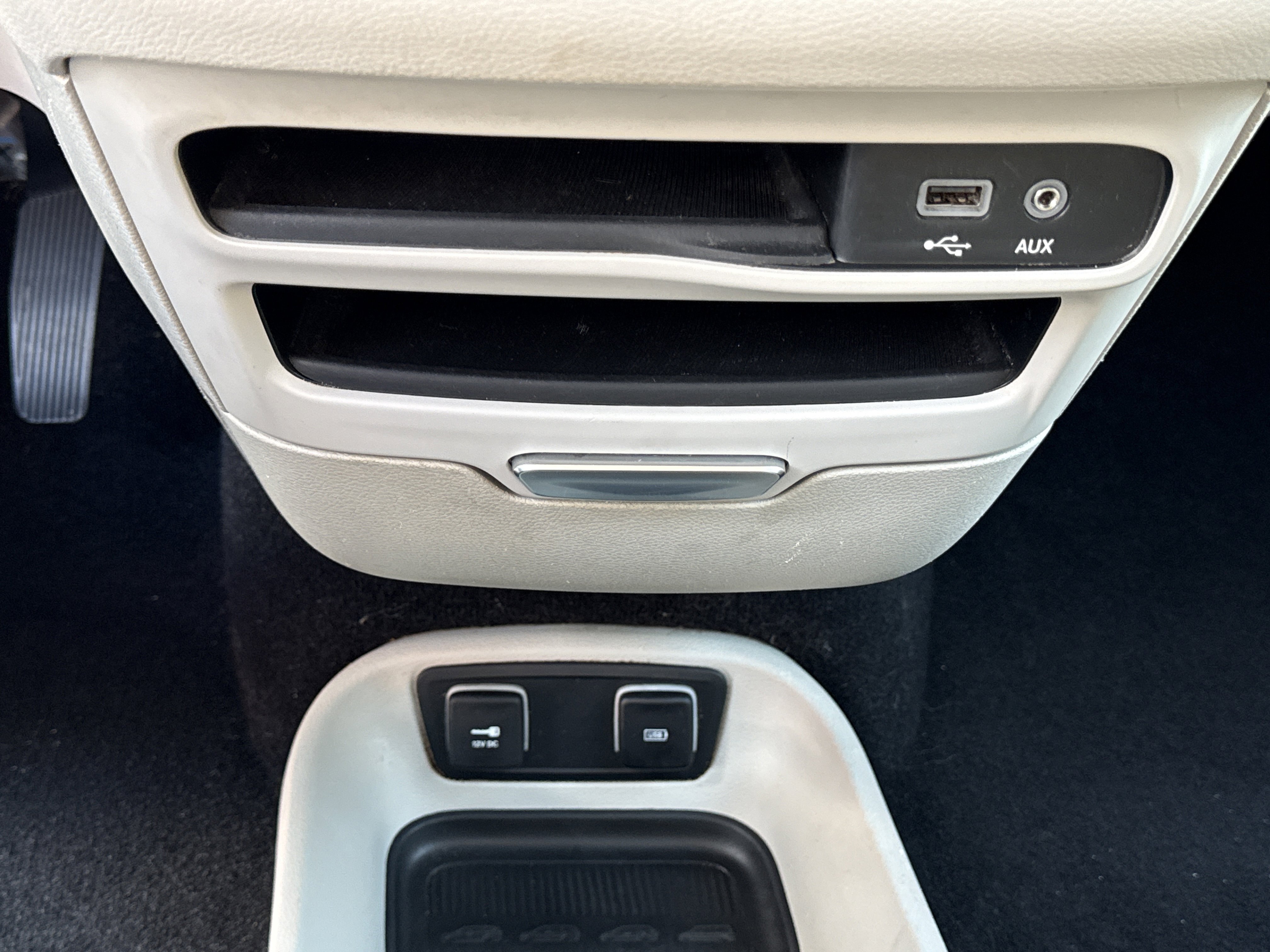 Used 2018 Chrysler Pacifica Touring Plus w/ Tire & Wheel Group image 16