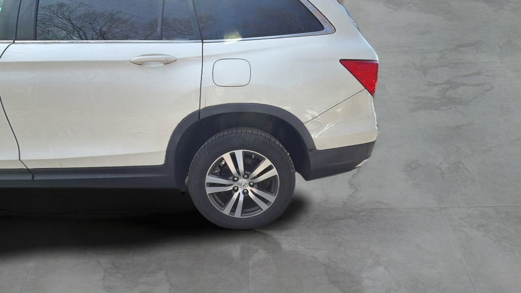 Used 2017 Honda Pilot EX image 17