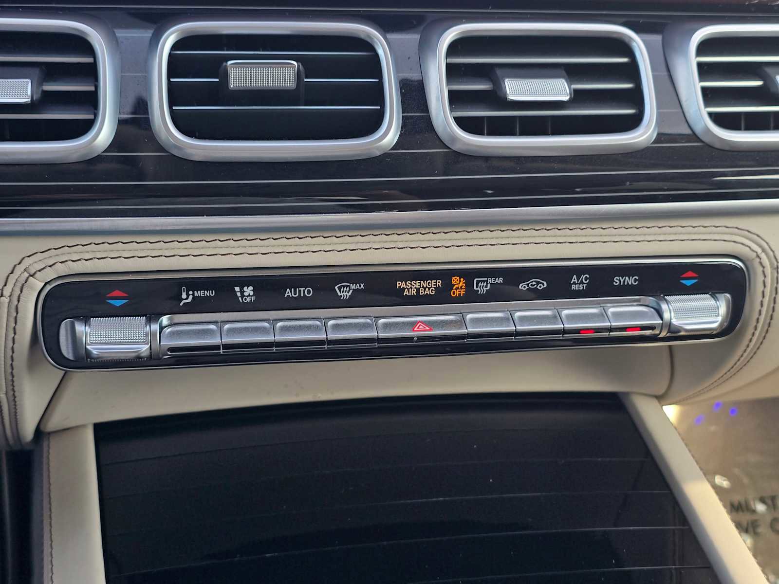 Used 2024 Mercedes-Benz Maybach GLS 600 4MATIC image 29