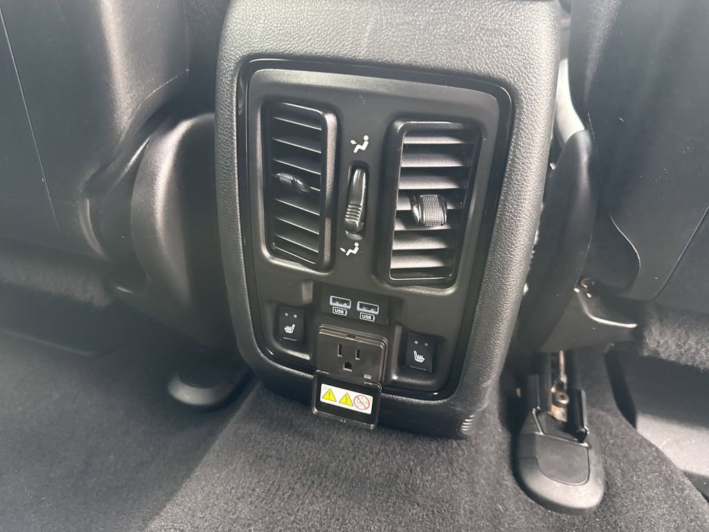 Used 2024 Dodge Durango GT image 40