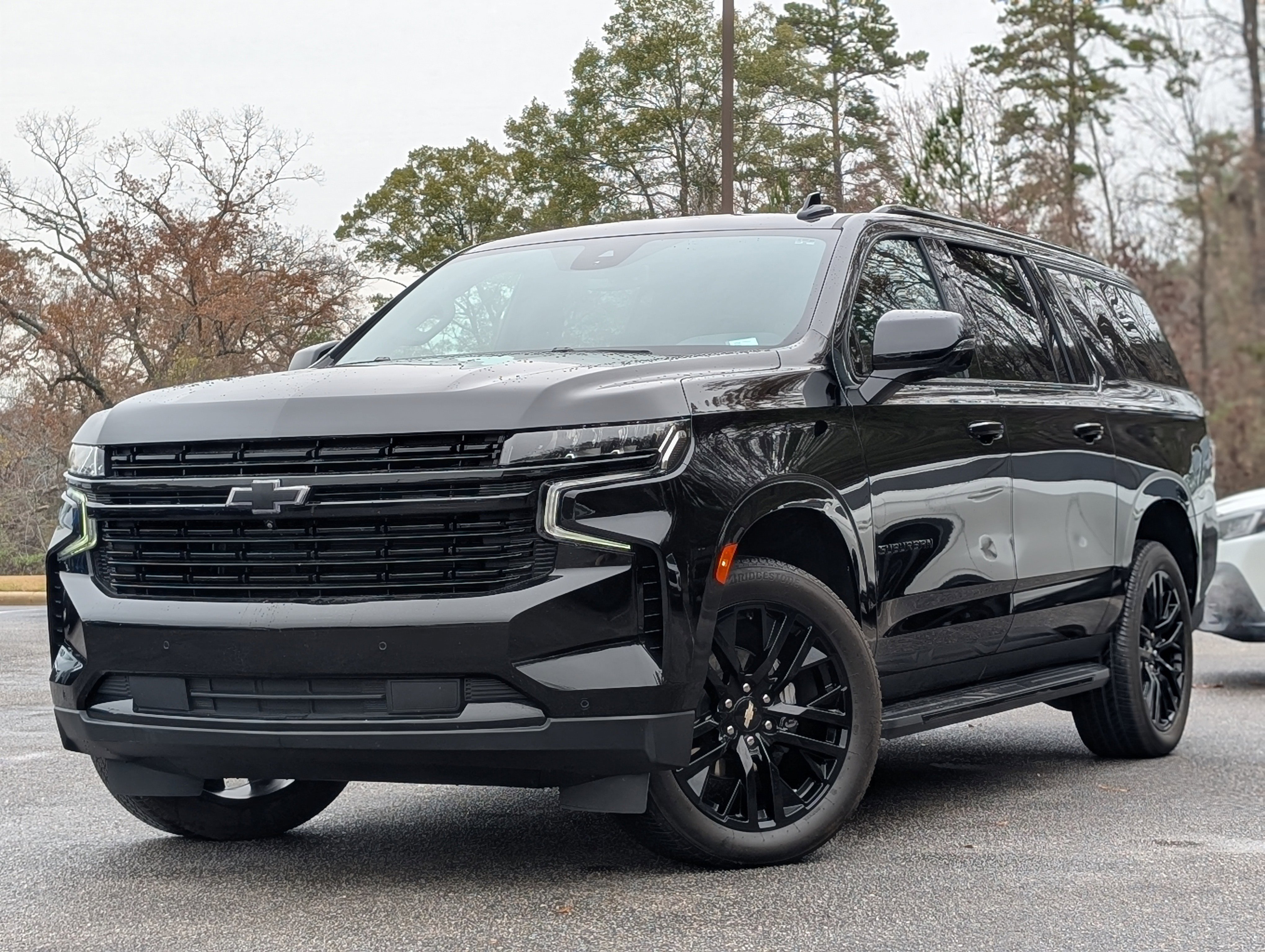 Used 2024 Chevrolet Suburban RST w/ Sport Performance Package RWD image 4