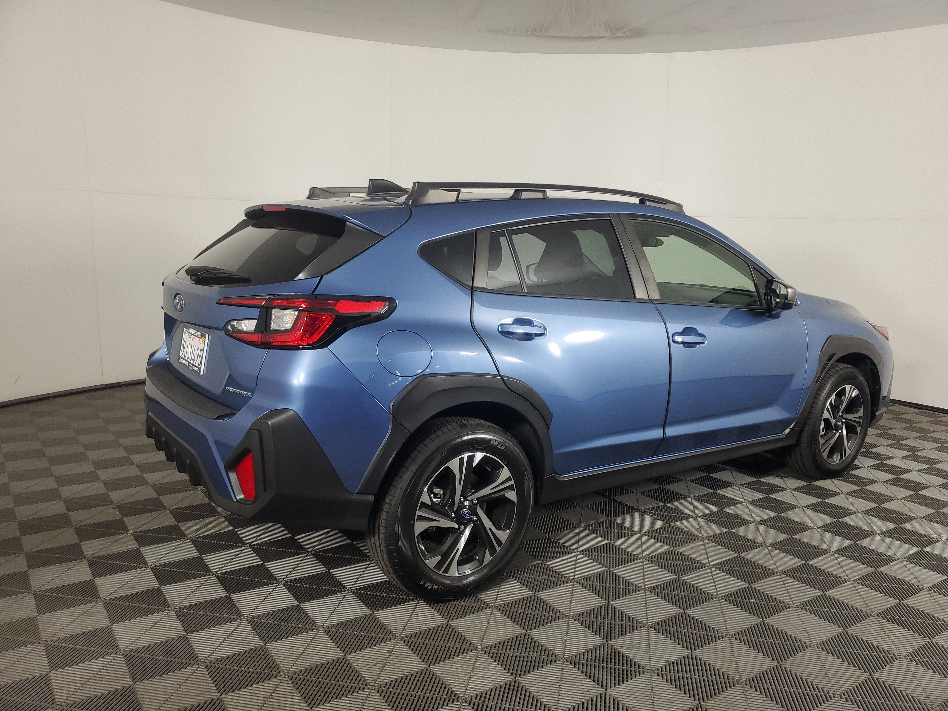Used 2024 Subaru Crosstrek 2.0i Premium AWD/4WD image 4
