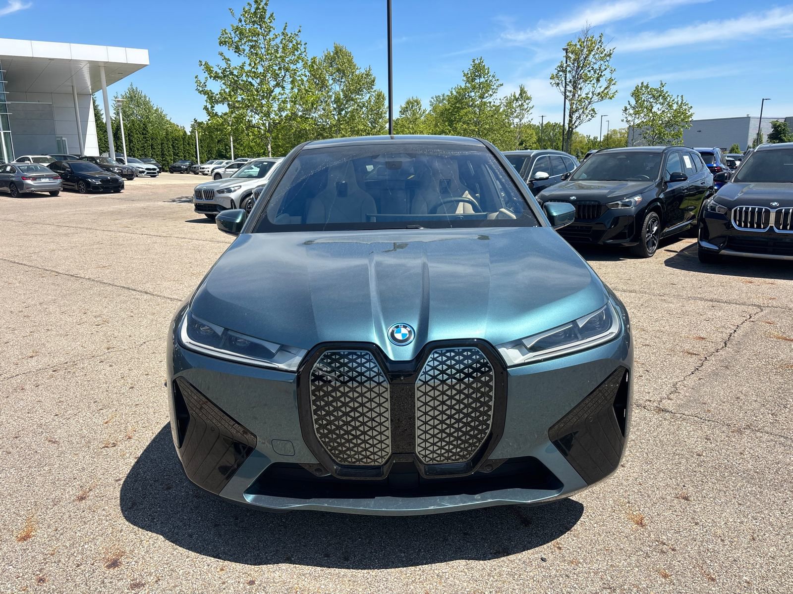 Used 2024 BMW iX xDrive50 w/ Sport Package AWD/4WD image 2