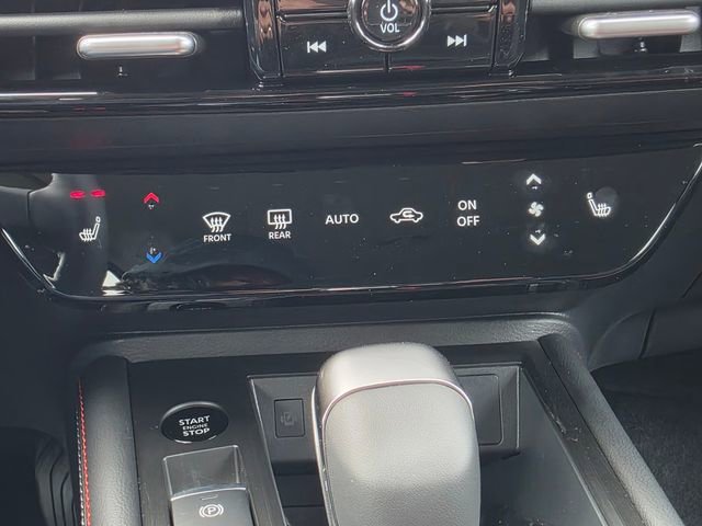 New 2026 Nissan Kicks SR w/ Cold Weather Package AWD/4WD image 19