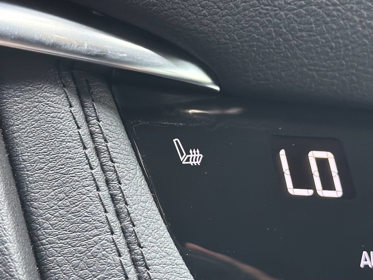 Used 2025 Cadillac XT6 Luxury FWD image 26