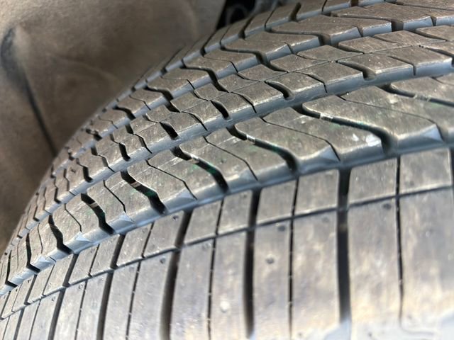 Used 2024 GMC Yukon XL Denali Ultimate AWD/4WD image 33