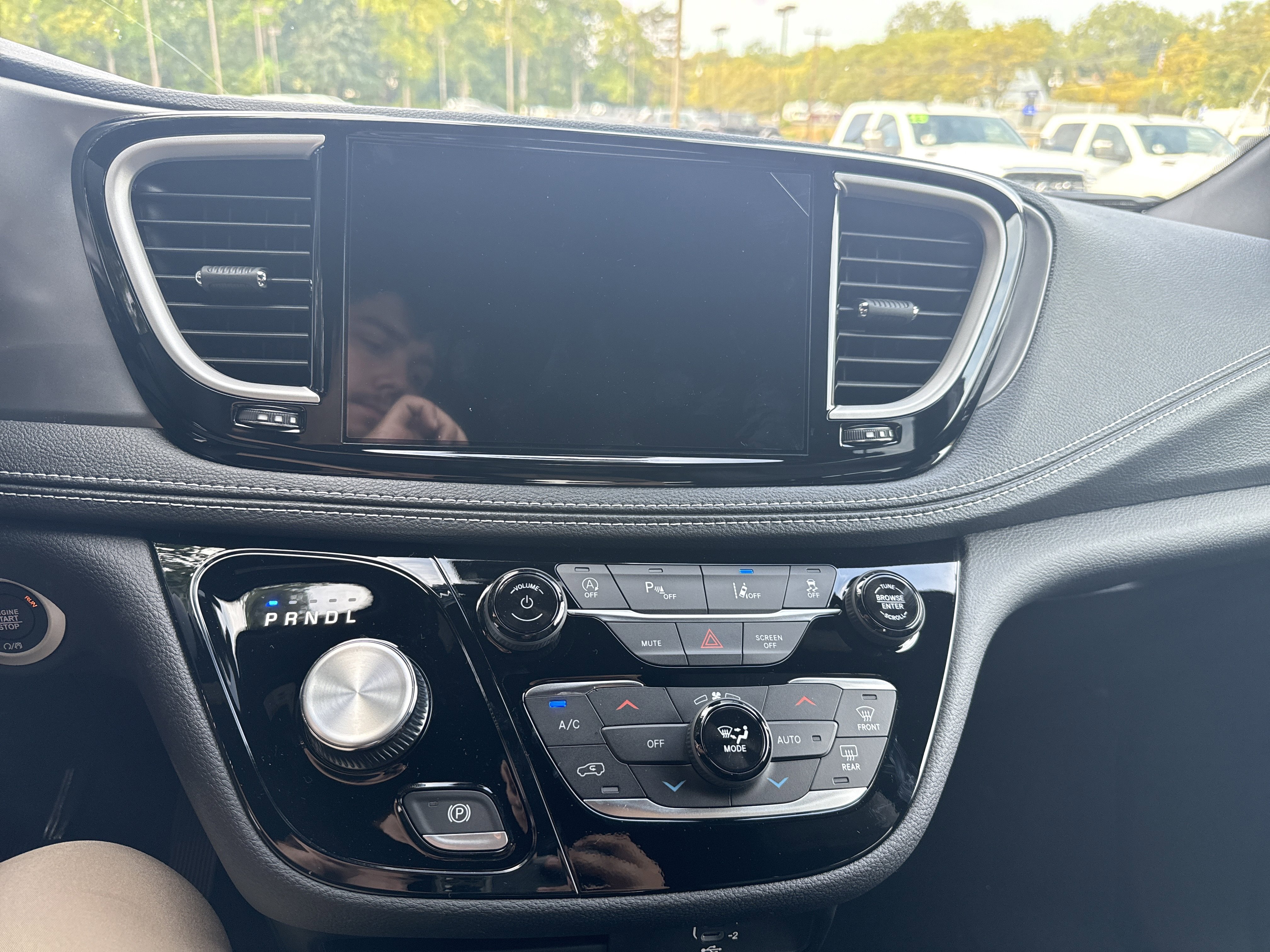 New 2026 Chrysler Pacifica Select image 26