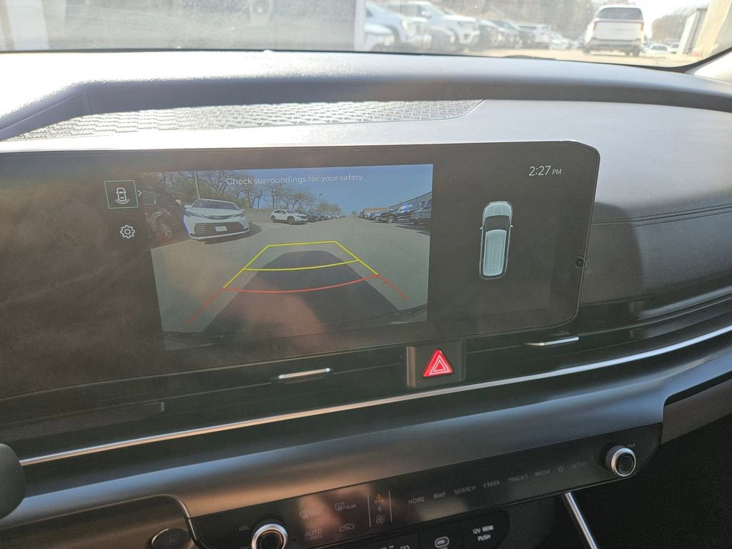 Used 2025 Kia Carnival image 22