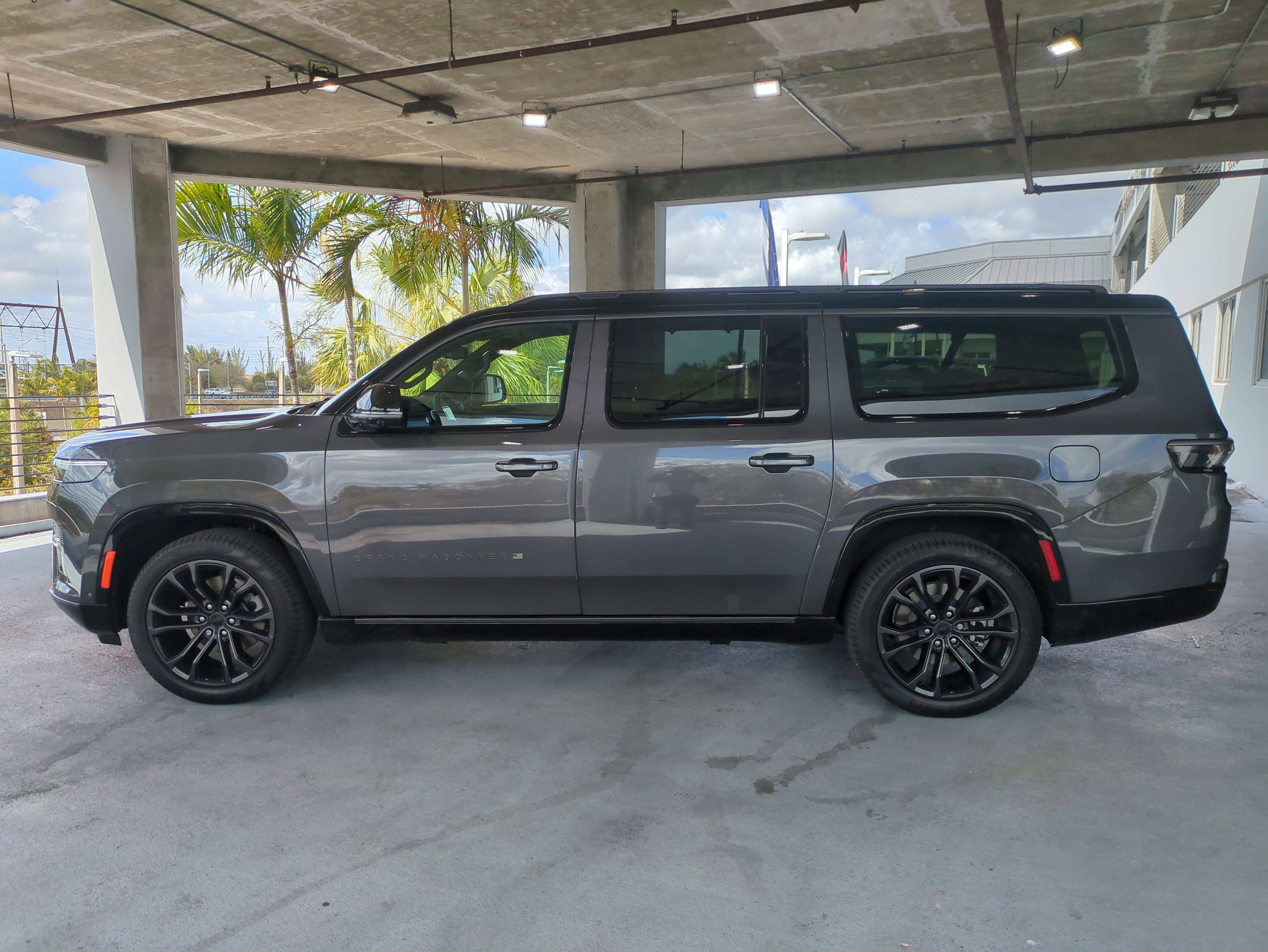 New 2026 Jeep Grand Wagoneer L Summit w/ Premium Group III image 8