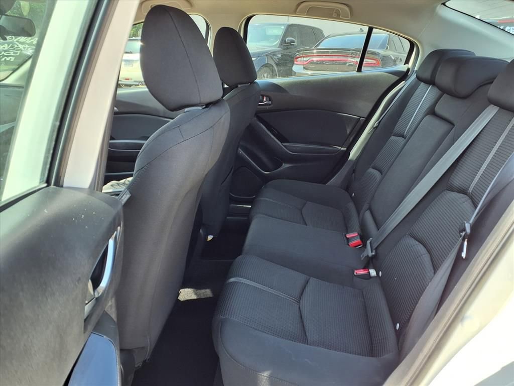 Used 2018 MAZDA MAZDA3 Sport w/ Preferred Equipment Package FWD image 11