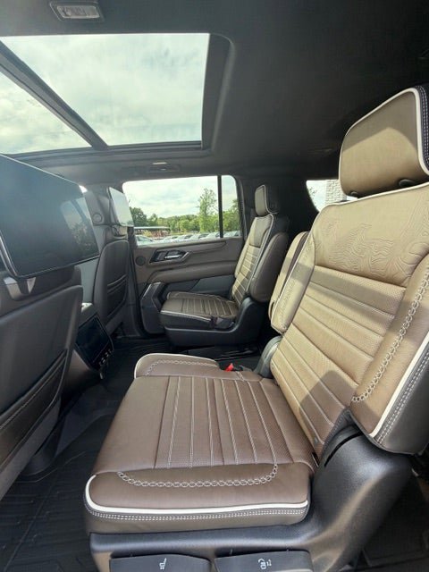 New 2026 GMC Yukon XL Denali Ultimate AWD/4WD image 16