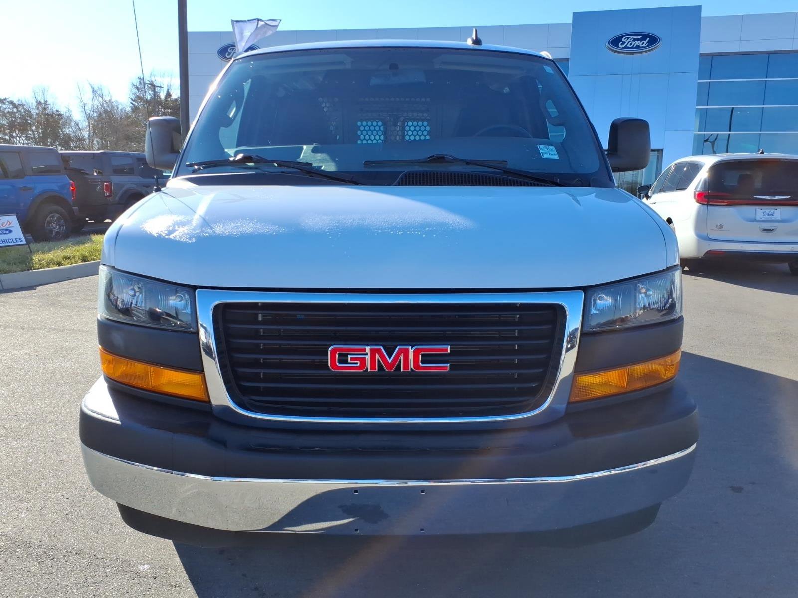 Used 2024 GMC Savana 2500 w/ Driver Convenience Package RWD image 8
