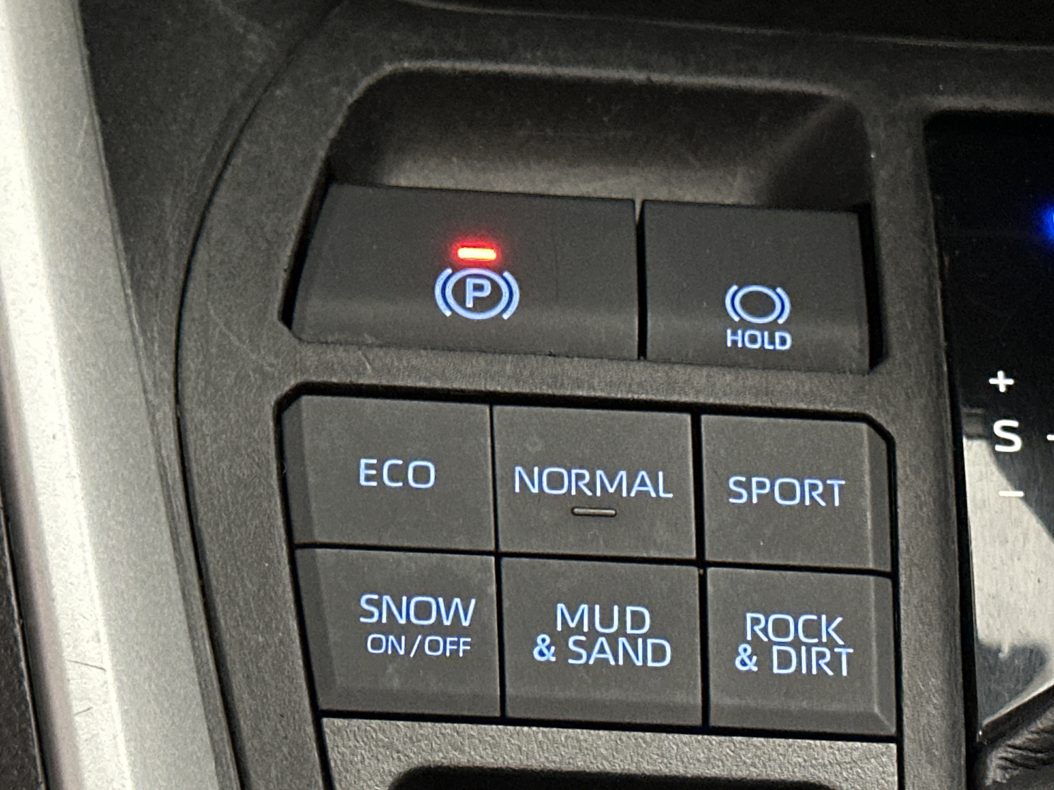 Used 2022 Toyota RAV4 XLE w/ Convenience Package AWD/4WD image 35