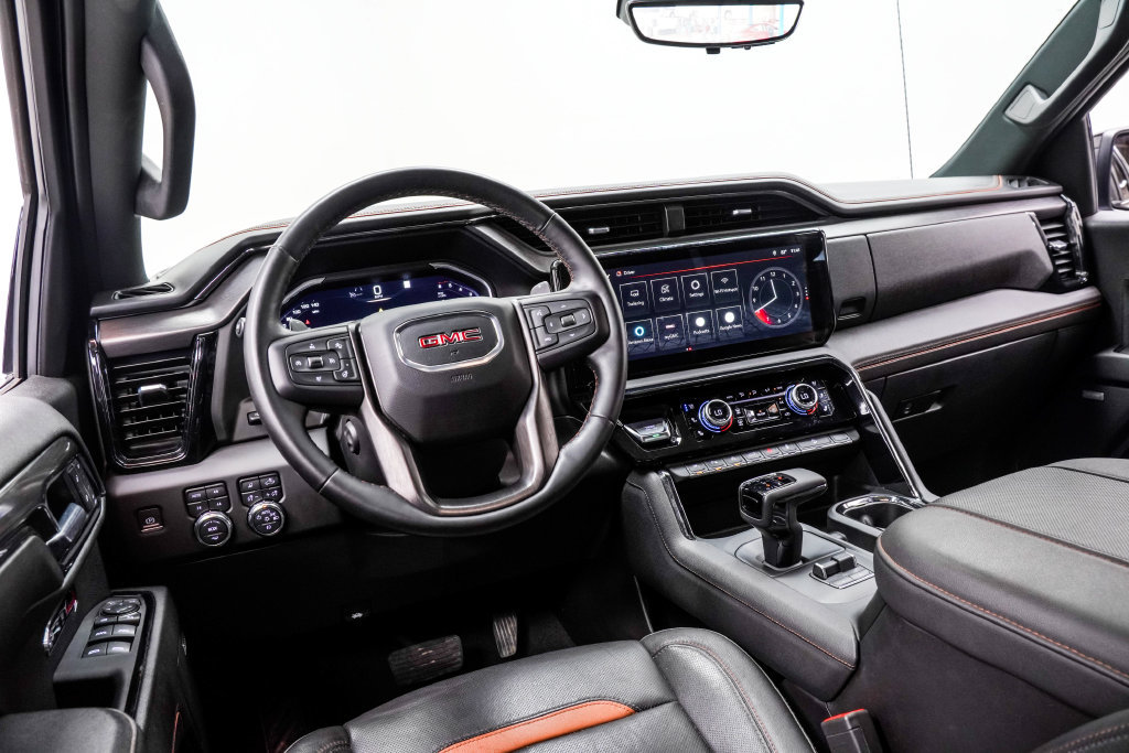 Used 2023 GMC Sierra 1500 AT4 w/ Technology Package AWD/4WD image 6