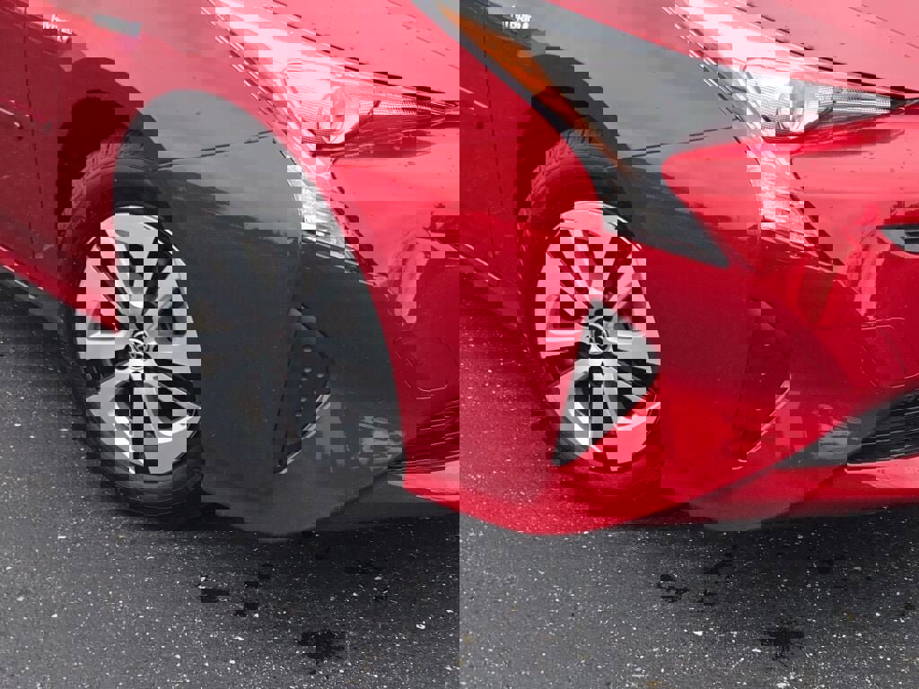 Used 2016 Toyota Prius Four image 3