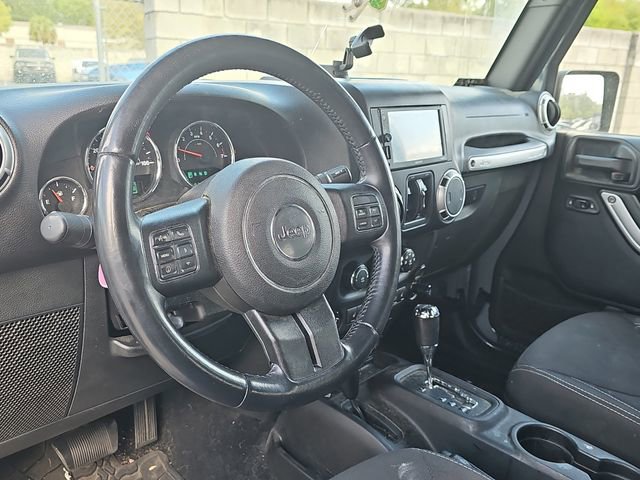 Used 2015 Jeep Wrangler Unlimited Sahara w/ Connectivity Group image 13
